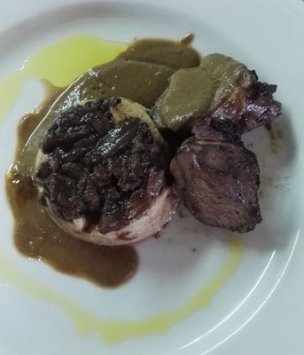 Cosa c'è di buono > Polenta con brasato di Maiale Nero per Aglianico del Taburno DOCG